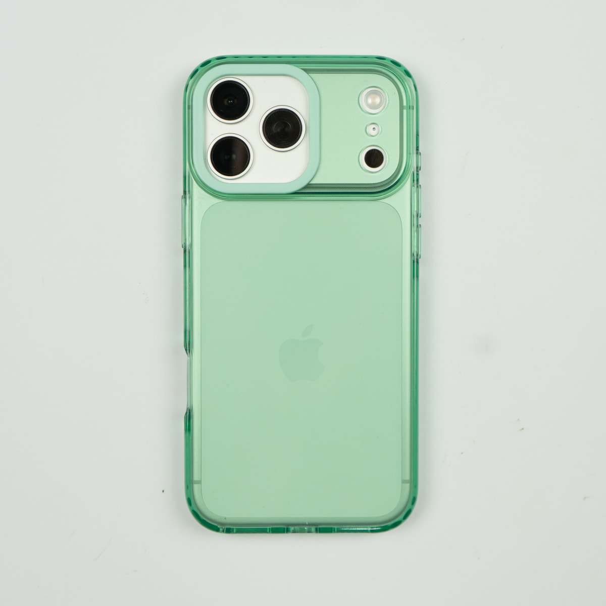 CARCASA TIPO TECH 21 VERDE IPHONE 17 PRO MAX1