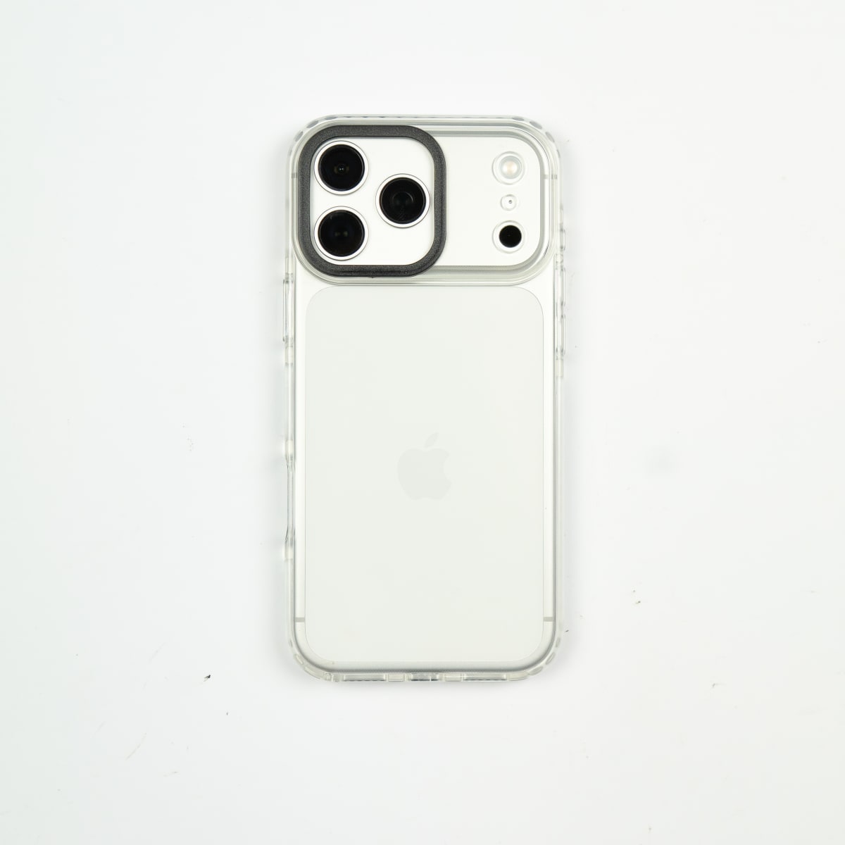 CARCASA TIPO TECH 21 BORDE BLANCO IPHONE 17 PRO MAX1