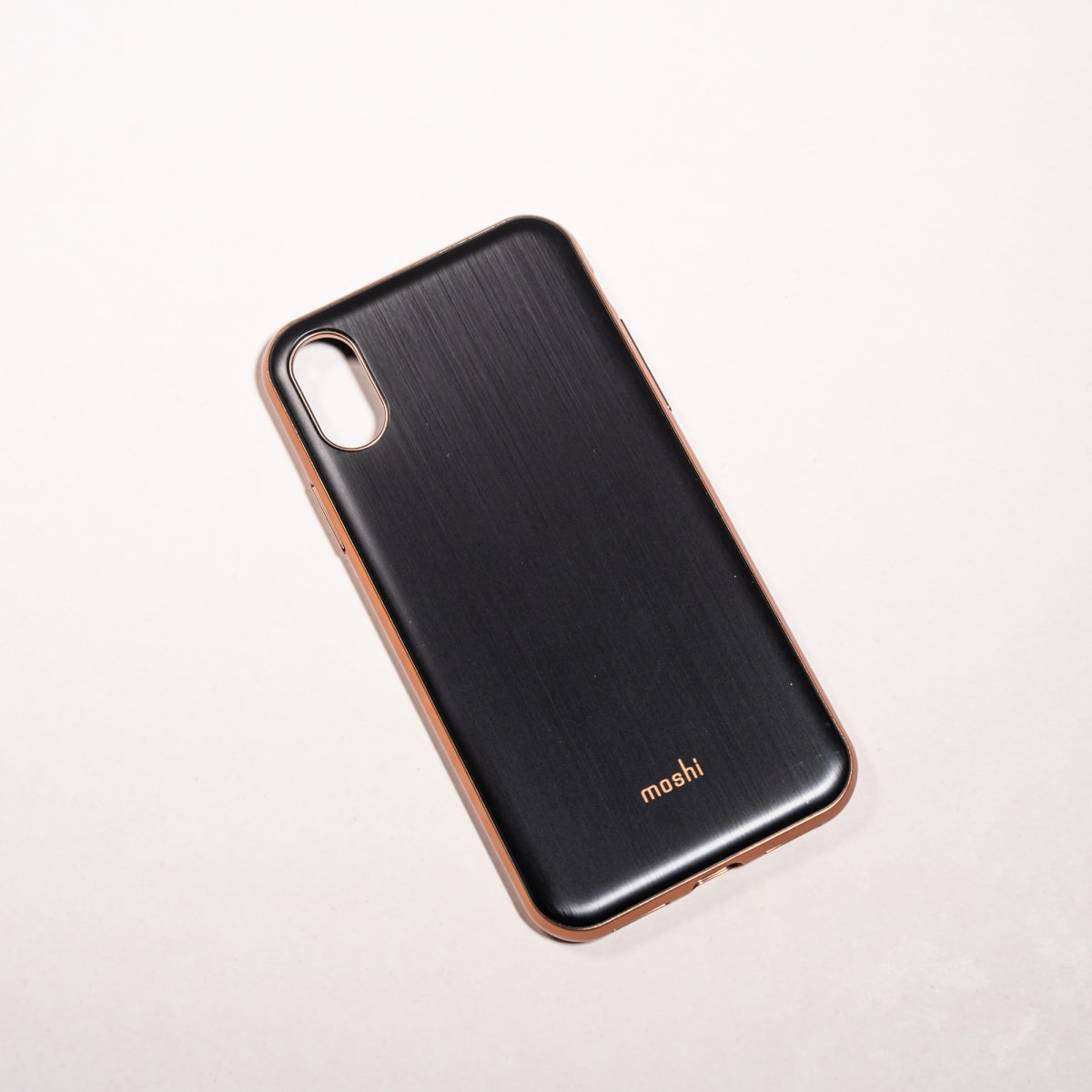 MOSHI COLOR NEGRO BORDE DORADO IPHONE X/XS1