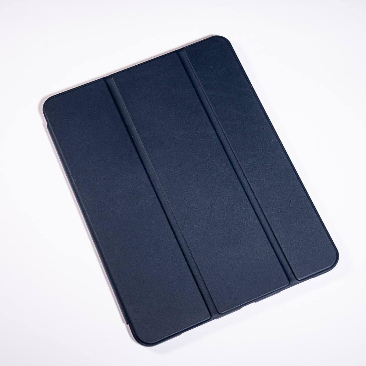 MAGNETICA CON TAPA DE CUERO AZUL MARINO IPAD 10,9´´ AIR DE 4TA/5TA GENERACION3