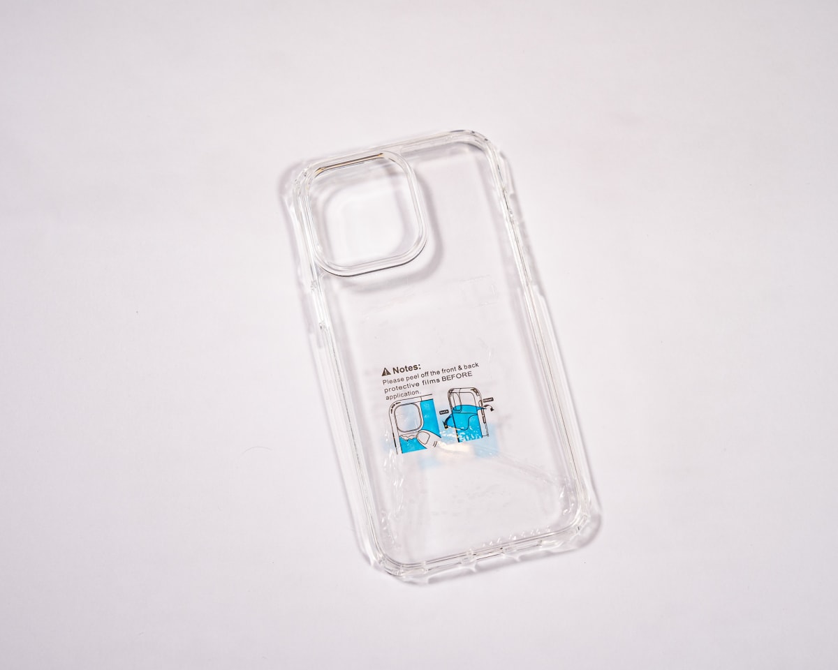 TRANSPARENTE REFORZADA IPHONE 14 PRO MAX2