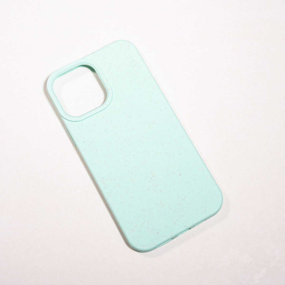 BIODEGRADABLE ANTIGOLPES VERDE AGUA IPHONE 13 PRO MAX1