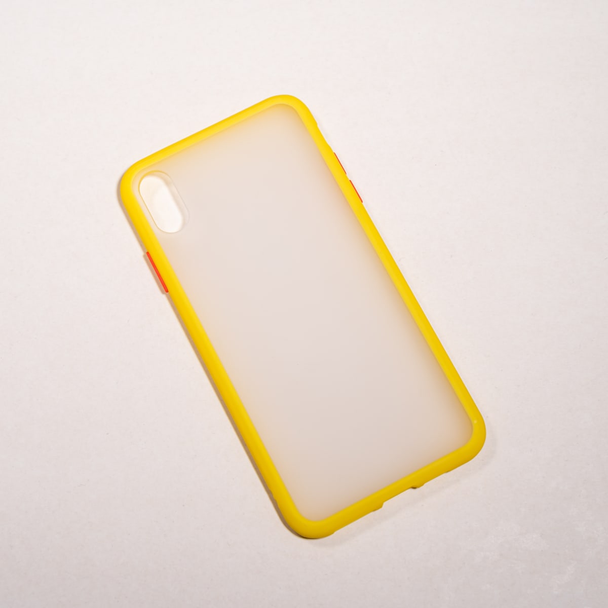 BORDE COLOR REFORZADA AMARILLA IPHONE XS MAX1