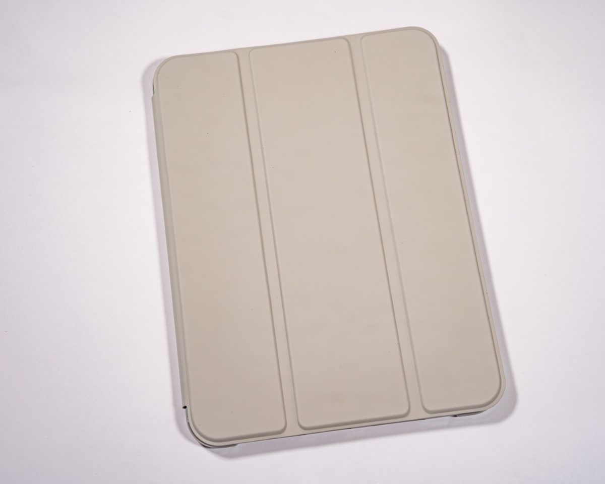 MAGNETICA CON TAPA DE CUERO BLANCO INVIERNO IPAD MINI 4TA/5TA GENERACION2