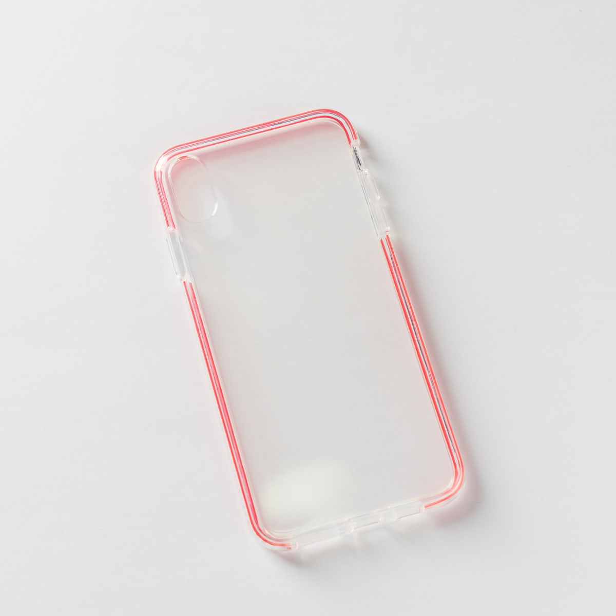 BLANDA TRANS + BORDE ROJO IPHONE XS MAX1
