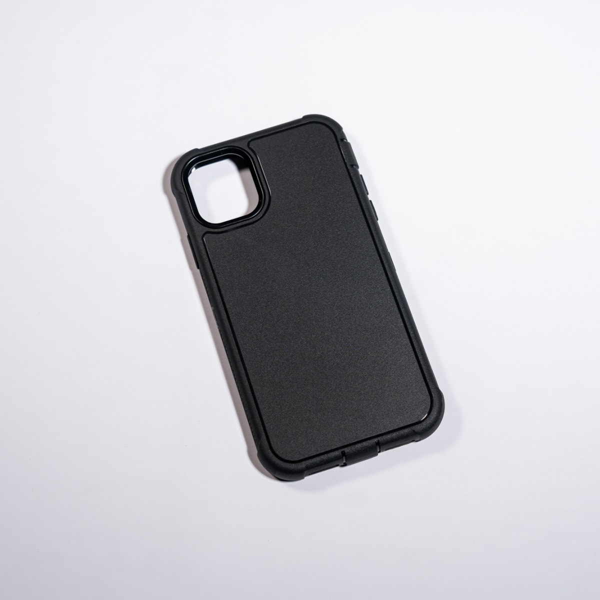 ANTIGOLPES ALTA PROTECCION NEGRO IPHONE 111