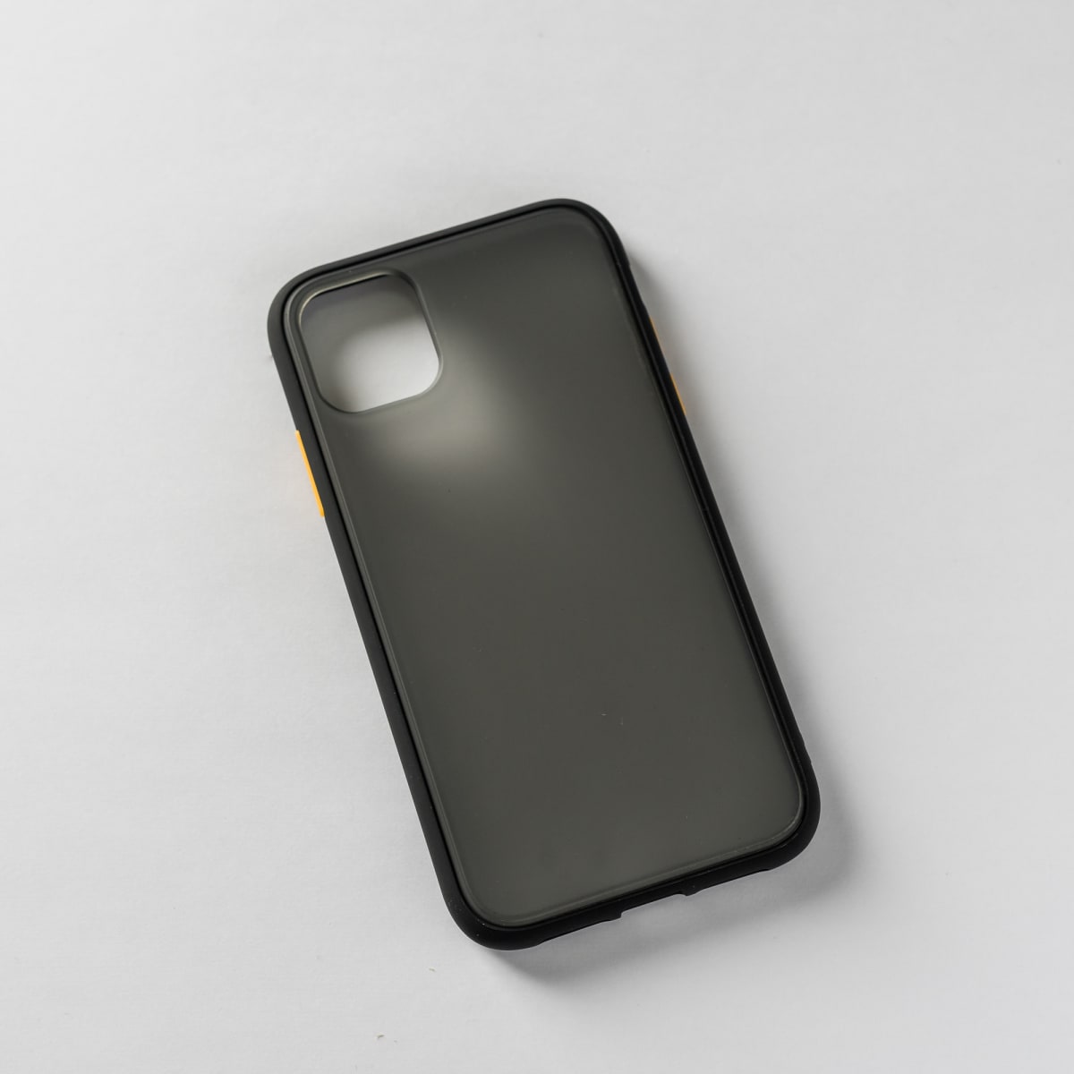 BORDE COLOR REFORZADA NEGRO IPHONE 111