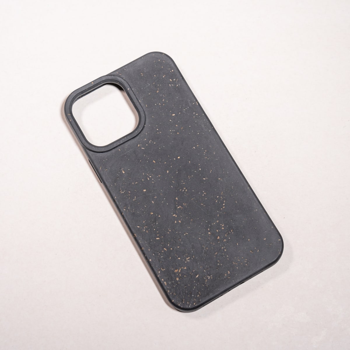 BIODEGRADABLE ANTIGOLPES NEGRO IPHONE 13 PRO MAX1