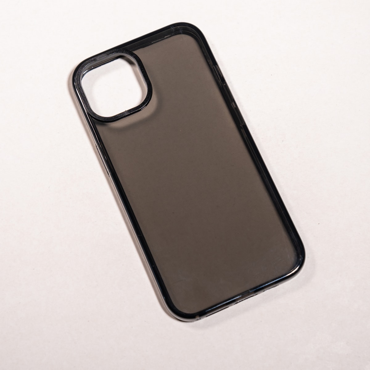 TIPO TECH 21 NEGRO IPHONE 13 PRO MAX1