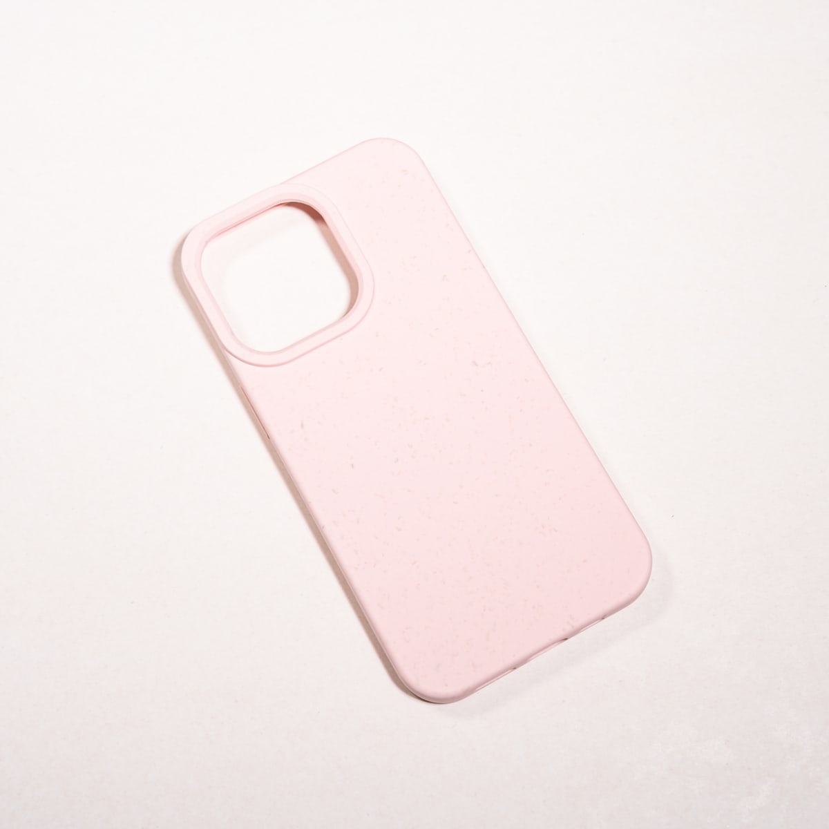 BIODEGRADABLE ANTIGOLPES ROSADO IPHONE 13 PRO1