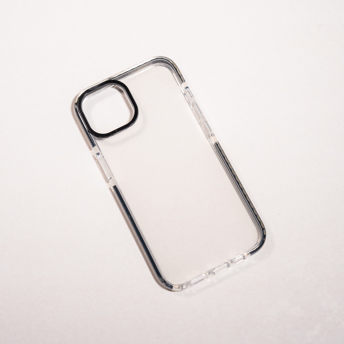 TIPO TECH 21 TRANSPARENTE BORDE NEGRO IPHONE 12 PRO MAX1