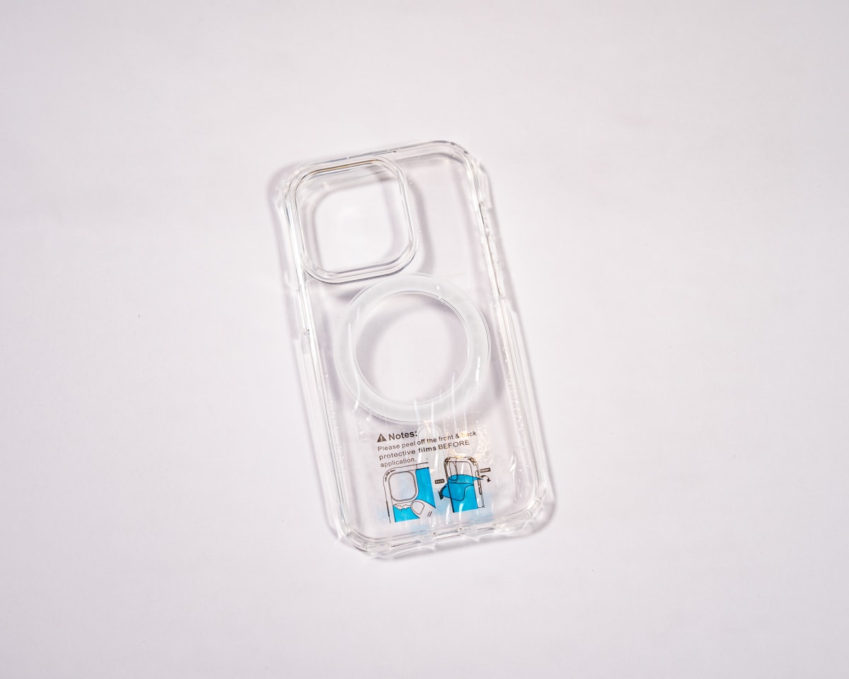 TRANSPARENTE MAGSAFE IPHONE 14 PRO2