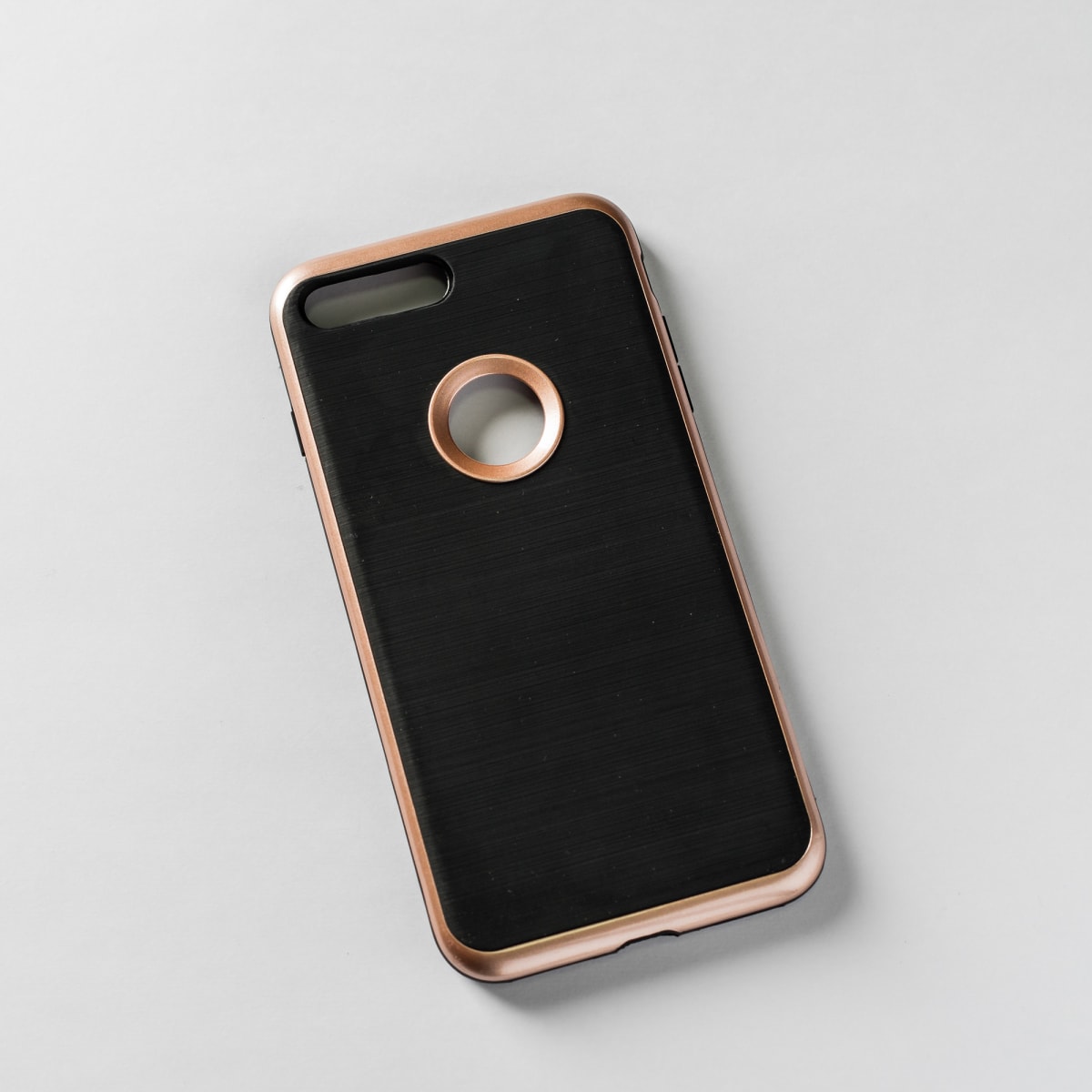 GOMA + BORDE DORADO IPHONE 7P/8P1