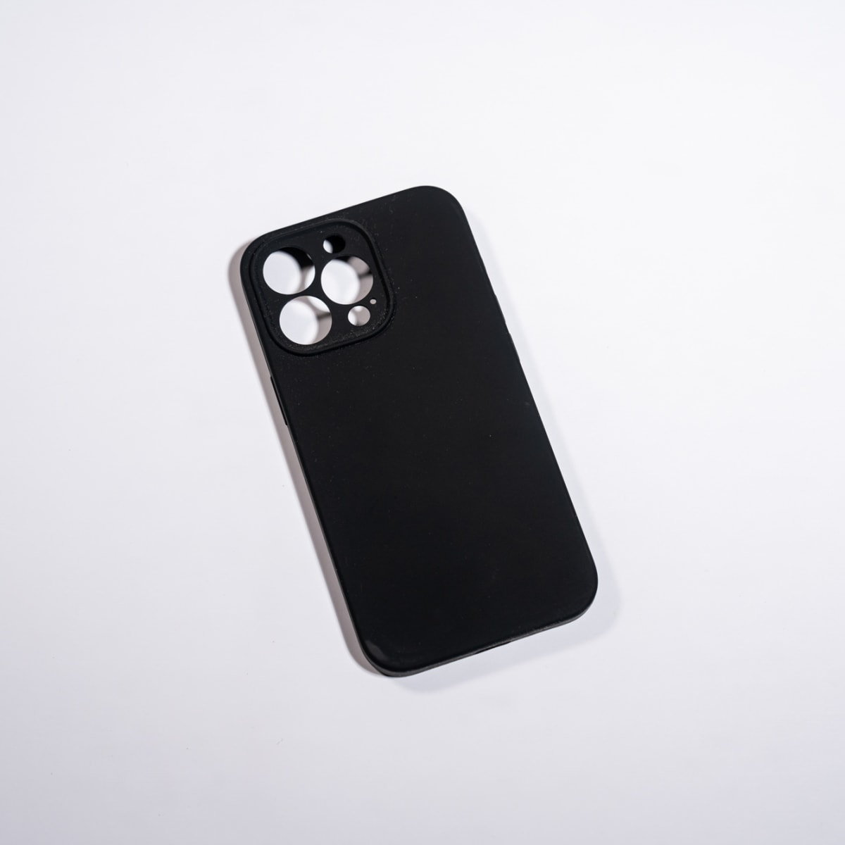 SILICONA C/TERCIOPELO NEGRA IPHONE 13 PRO1