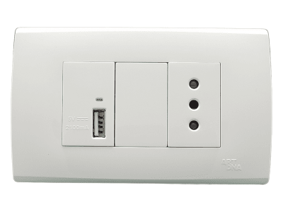 Armado - Tomacorriente 10A y Puerto USB 5V/2100mA. Blanco Serie A831