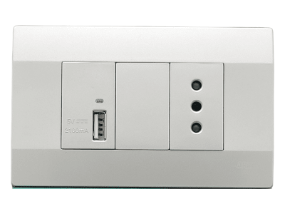 Armado - Tomacorriente 10A y Puerto USB 5V/2100mA. Plata Serie K