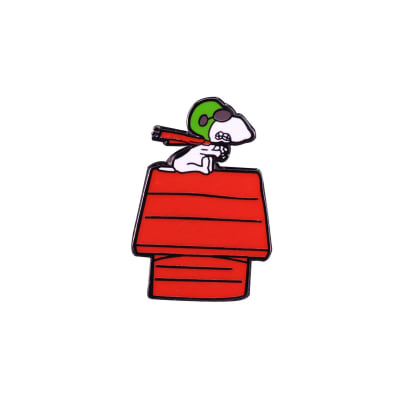 Pin esmaltado diseño de Snoopy sobre su casita