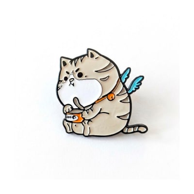 Pin esmaltado diseño de Gato con alitas