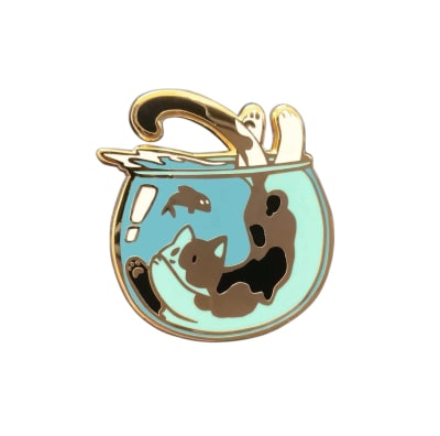Pin esmaltado diseño de gatito en pecera