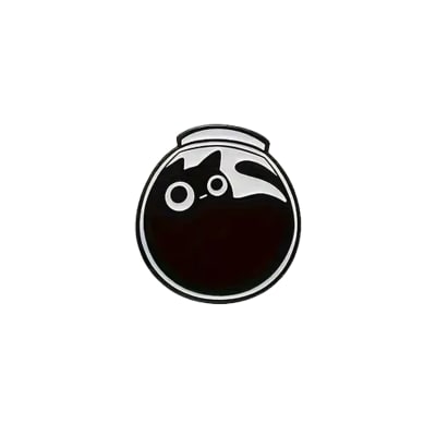 Pin esmaltado diseño gatito negro en una pecera
