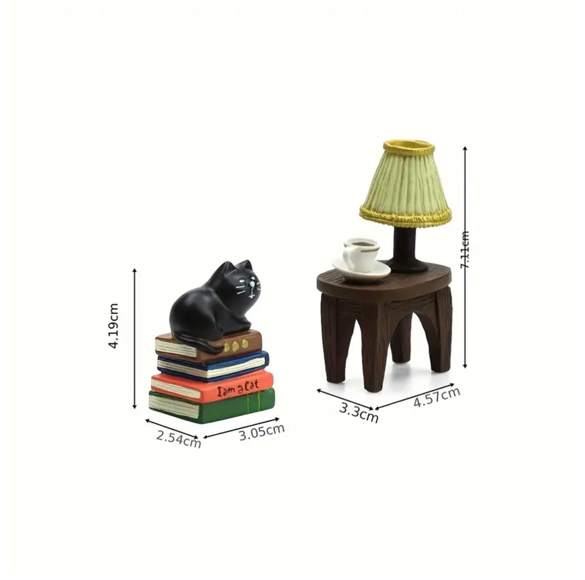 Adorno de resina de gatito decorativo con libros, café y mesita de noche3