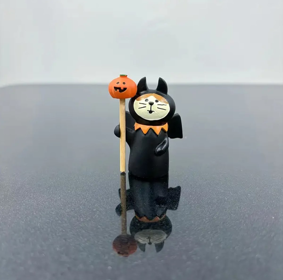 Adorno de resina de gatito decorativo de diablito por Halloween 1