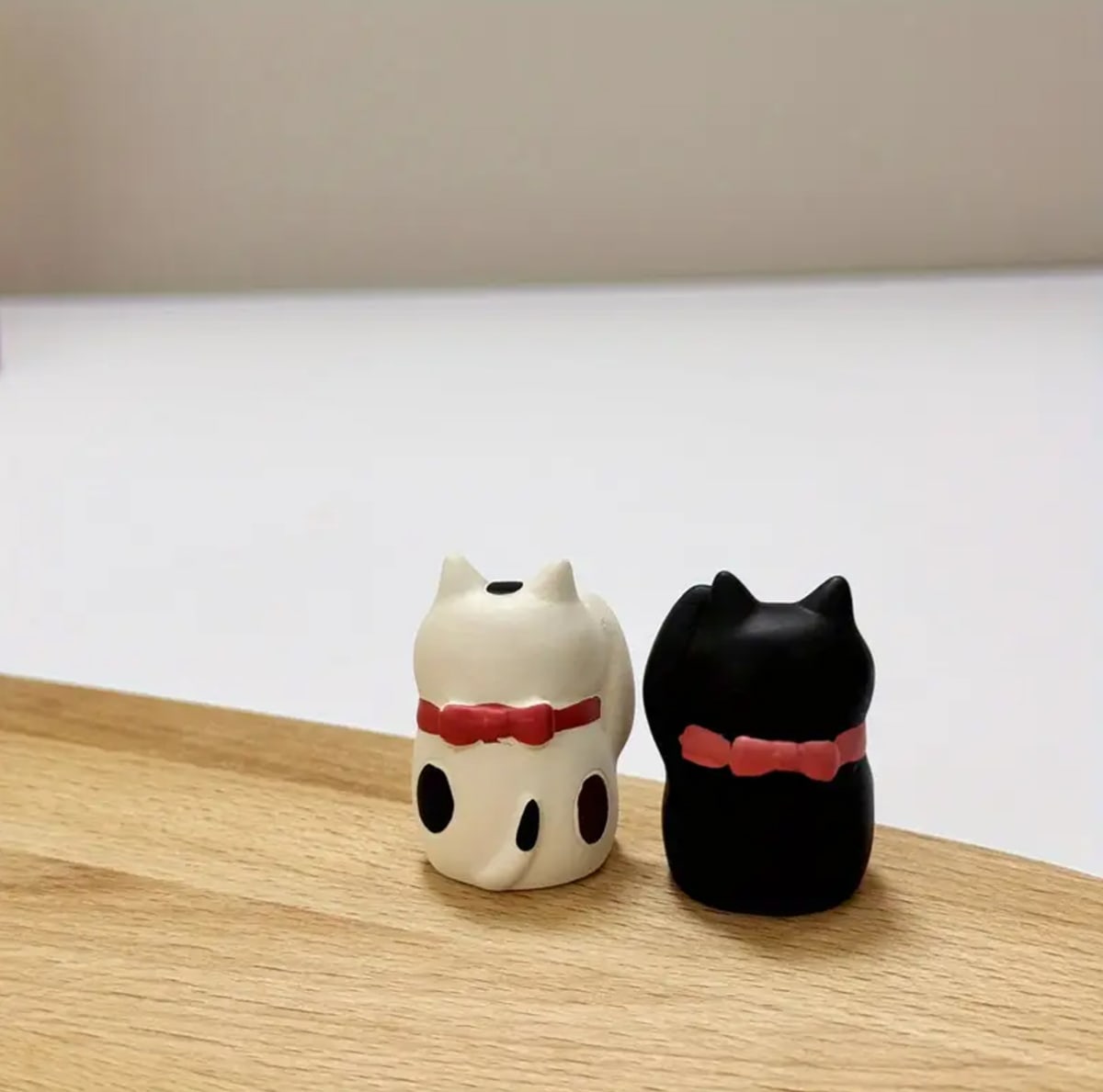 Adorno de resina de gatitos decorativos Maneki-neko o gato de la suerte2