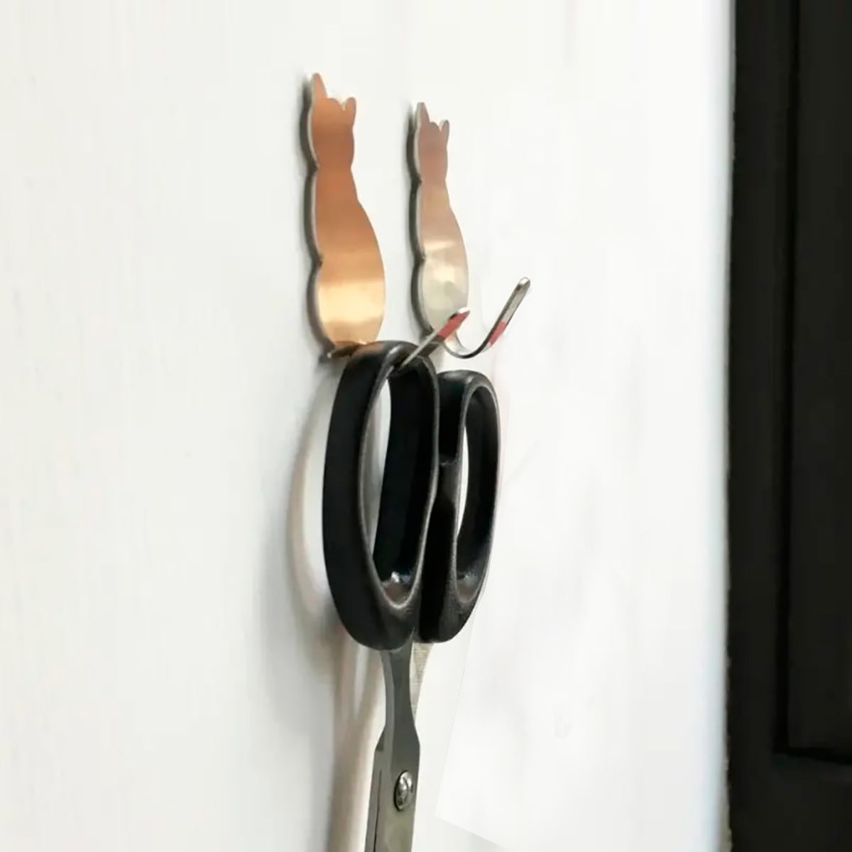 Colgadores metálicos Gato, dorado y plateado claro2