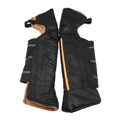 CUBRE PIERNAS TIPO CUERO1