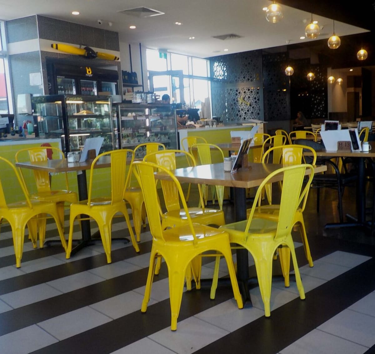 Silla Tolix Amarillo Brillante. Sin Caja9