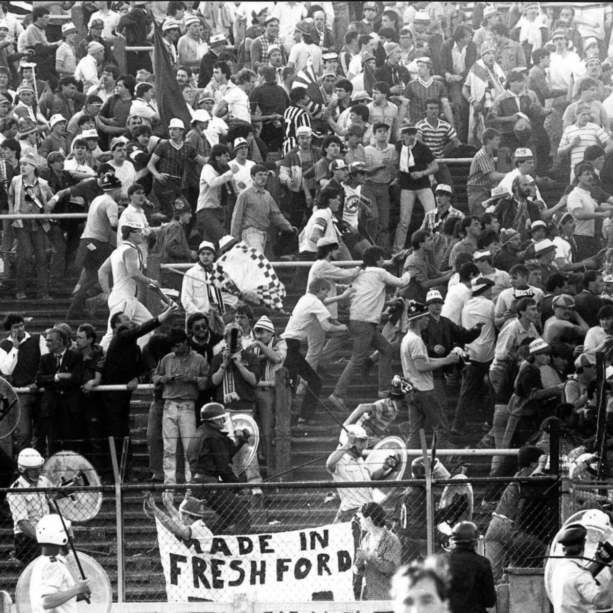 Pasolini La noche de las Luciernagas + En La Turba6