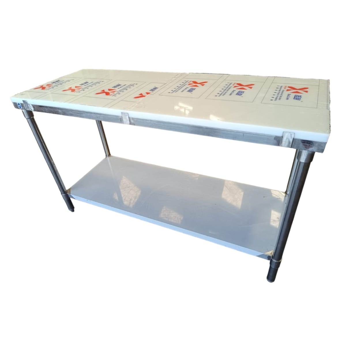 Meson de Corte de Acero Inoxidable 150x60 cm. Cubierta Plastica de 25 mm.3