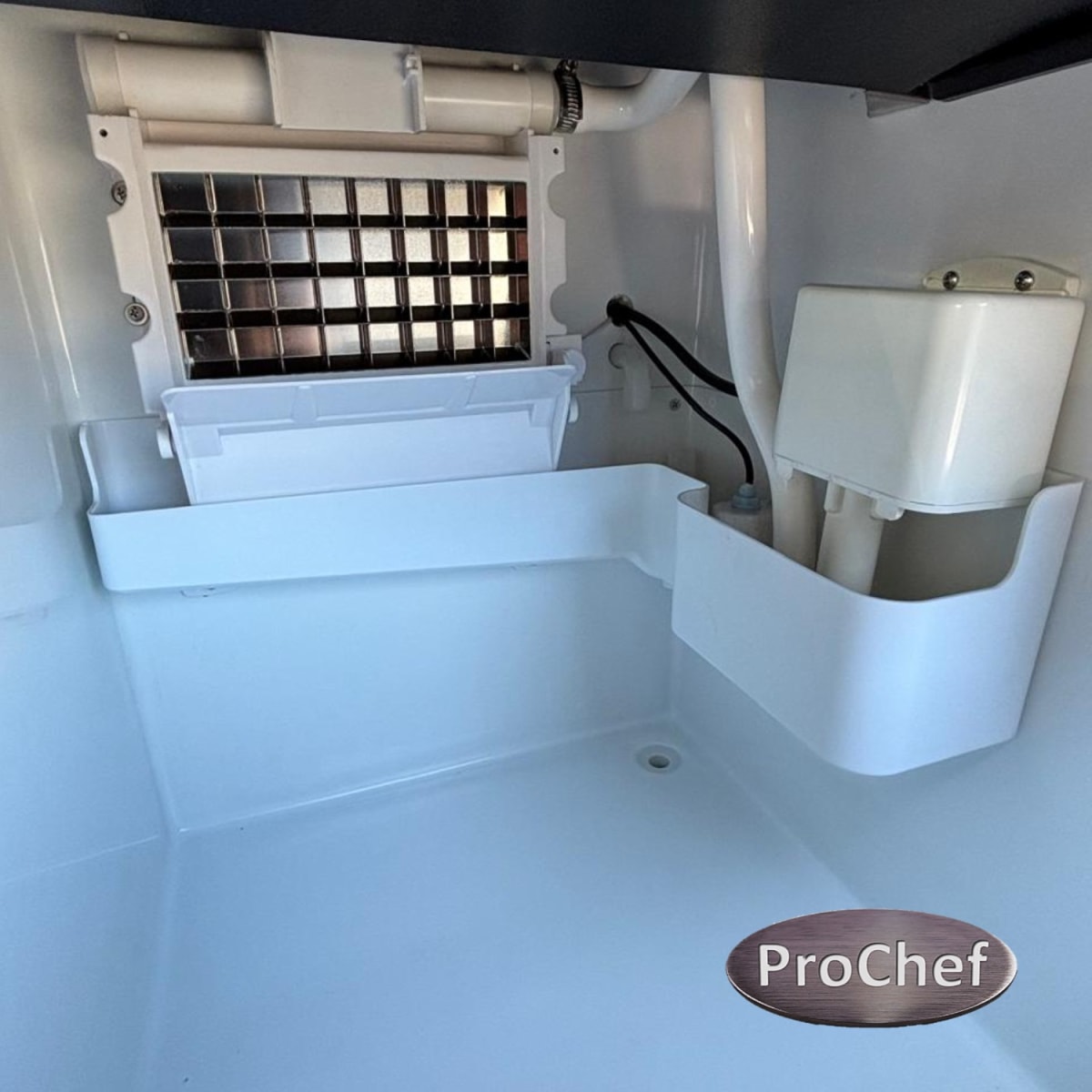 Máquina Fabricadora de Hielo 25 Kg/Día.4