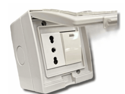 INTERRUPTOR  Y TOMACORRIENTE PARA EXTERIOR HYDROBOX