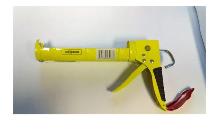 PISTOLA CALAFATERA PARA SILICONA EN TUBO1