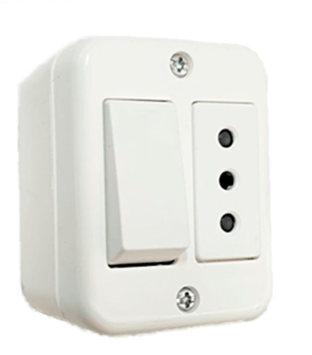 ENCHUFE HEMBRA+ INTERRUPTOR SOBREPUESTO1