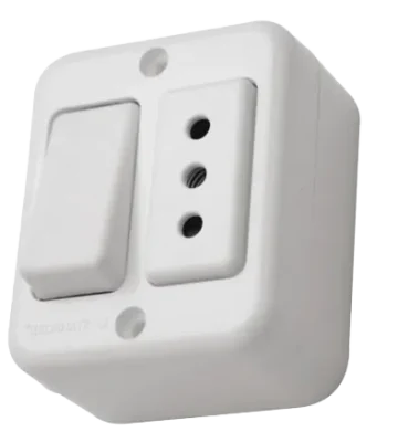 ME-TOMACORRIENTECON INTERRUPTOR SOBREPUESTO 10A PC-BLANCO UYUS1