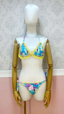 BIKINI TEJIDO CELESTE ROSA Y AMARILLO1
