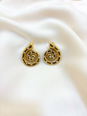 ARETES CARACOL CON STRASS DORADO