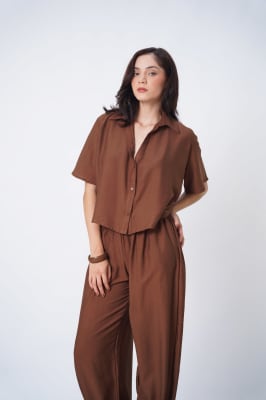 Camisa Basic - Marrón3