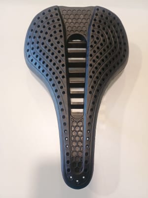 ASIENTO 3D GATI PERFORADO BLACK