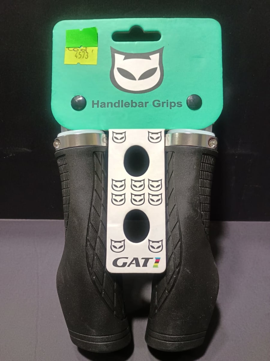 PUÑO ERGONOMICO GATI NEGRO CON RING SILVER 1301