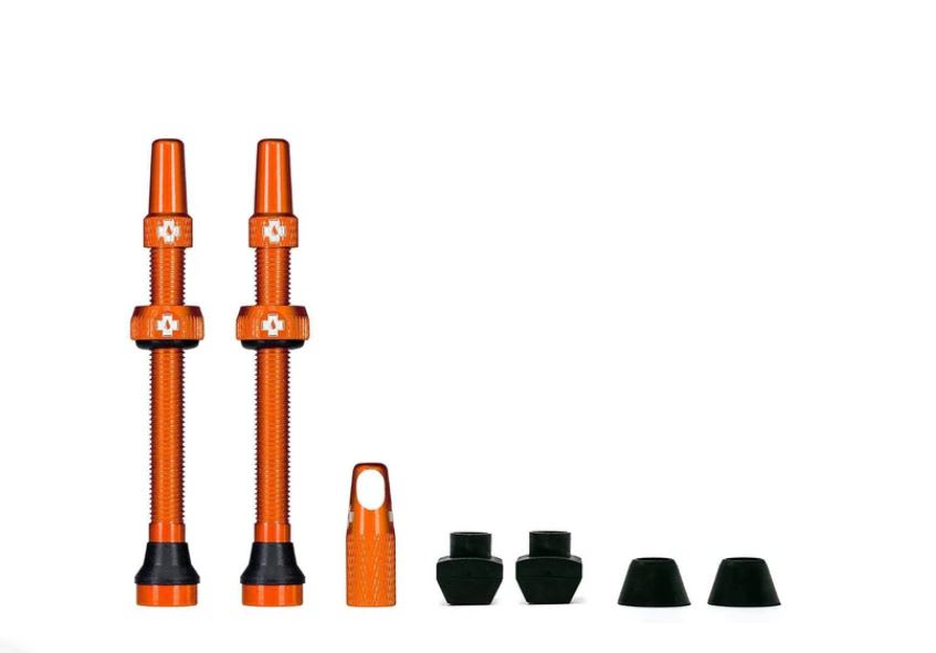 KIT VALVULAS MUC-OFF TUBELESS 60MM ORANGE (101