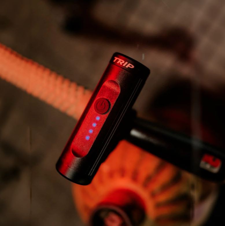 LUZ DELANTERA USB TRIP EXPLORER 700 LM4