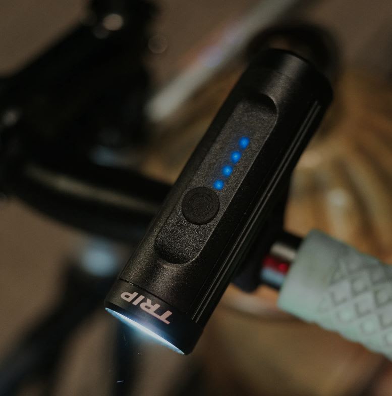 LUZ DELANTERA USB TRIP EXPLORER 700 LM5