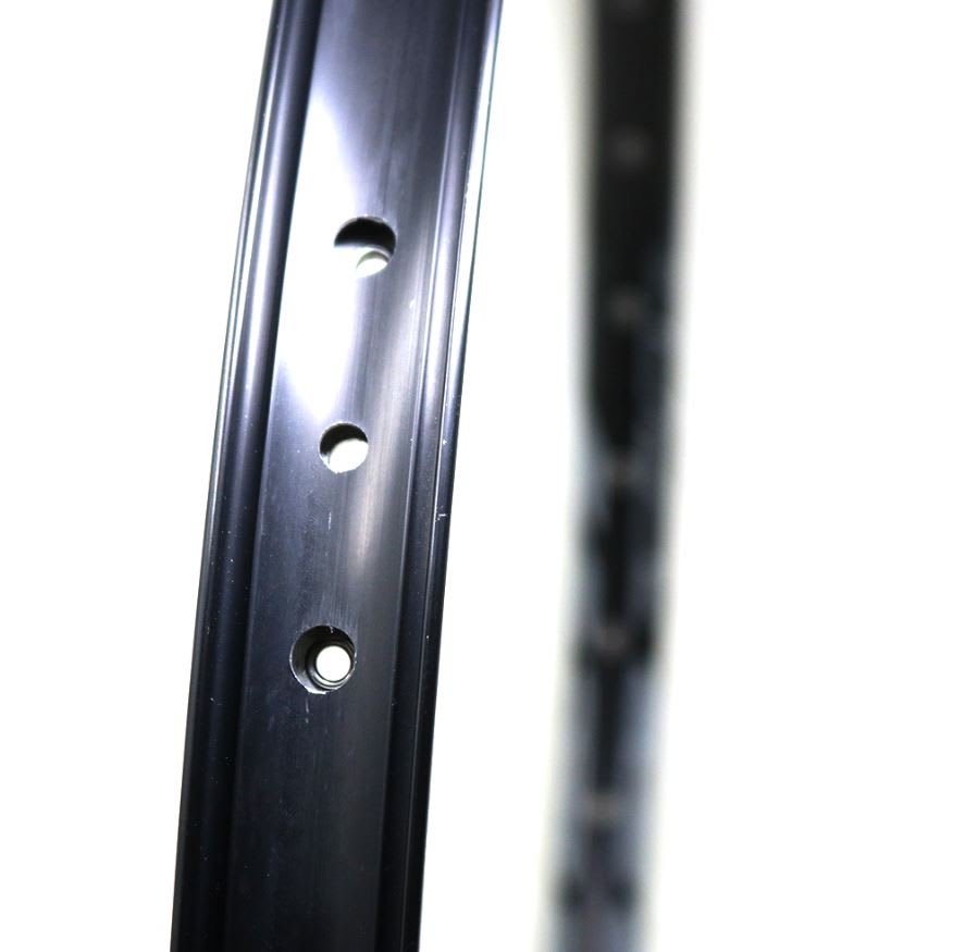 Llanta Weinmann 27.5 U32 TL Negra 32h F/V1