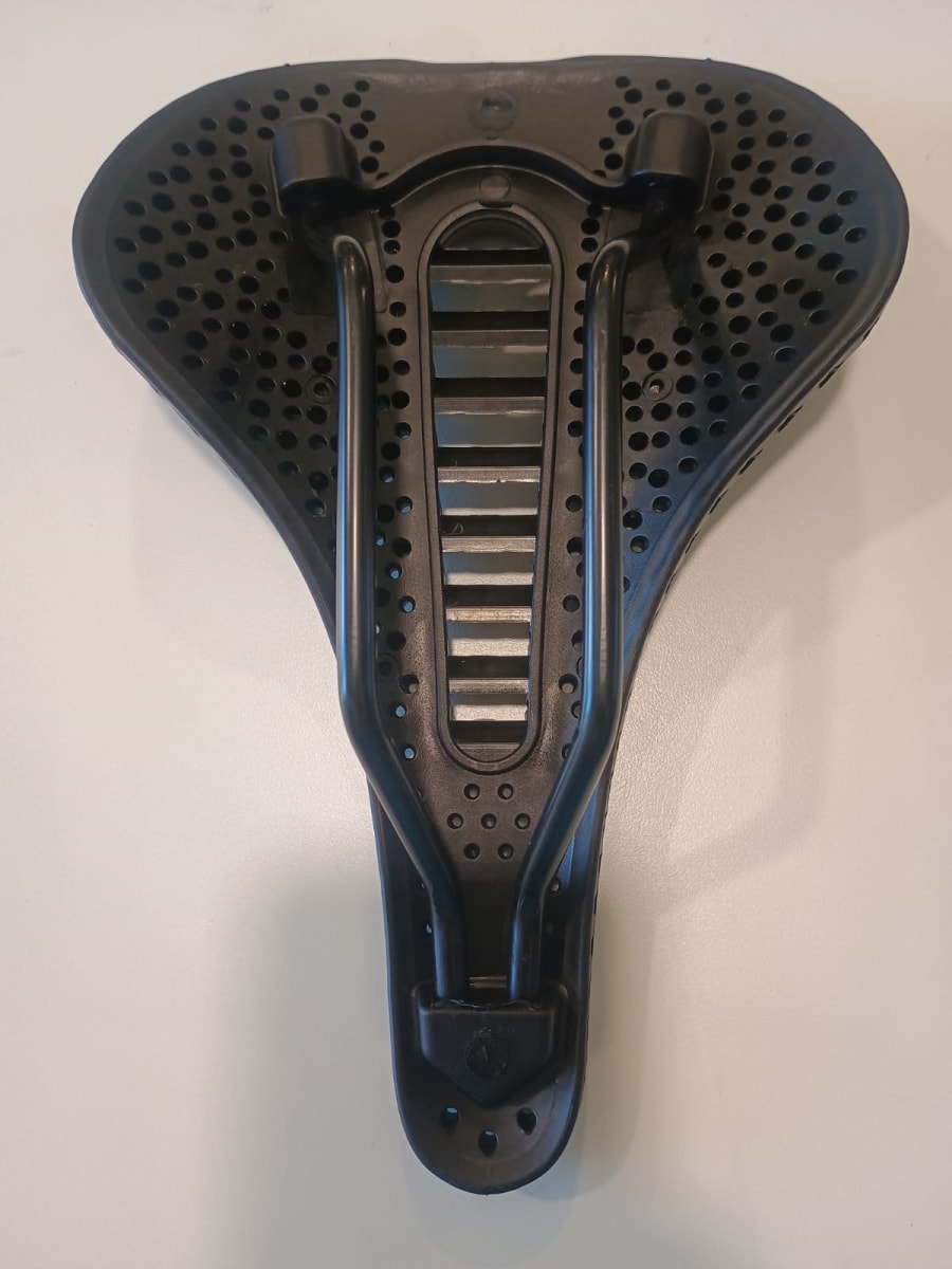 ASIENTO 3D GATI PERFORADO BLACK3