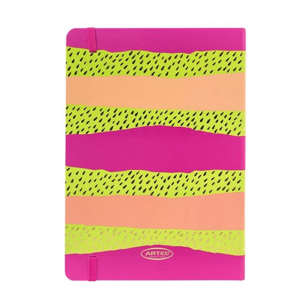 Agenda 2025 Fuccia Print con elástico1