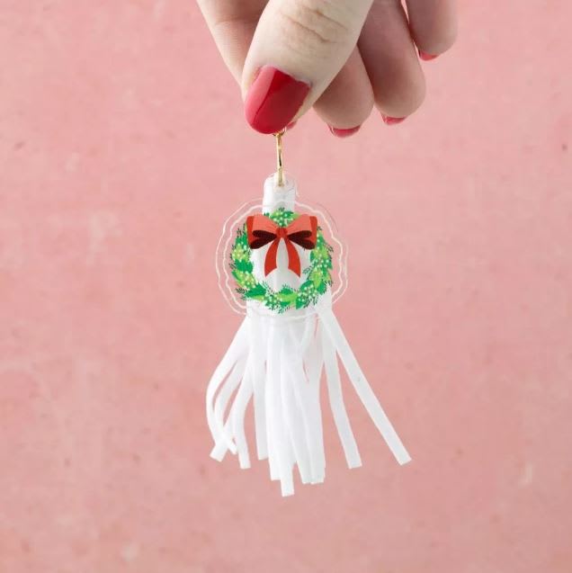 Tassels con Colgante Acrílico Evergreen & Holly Vicki Boutin1