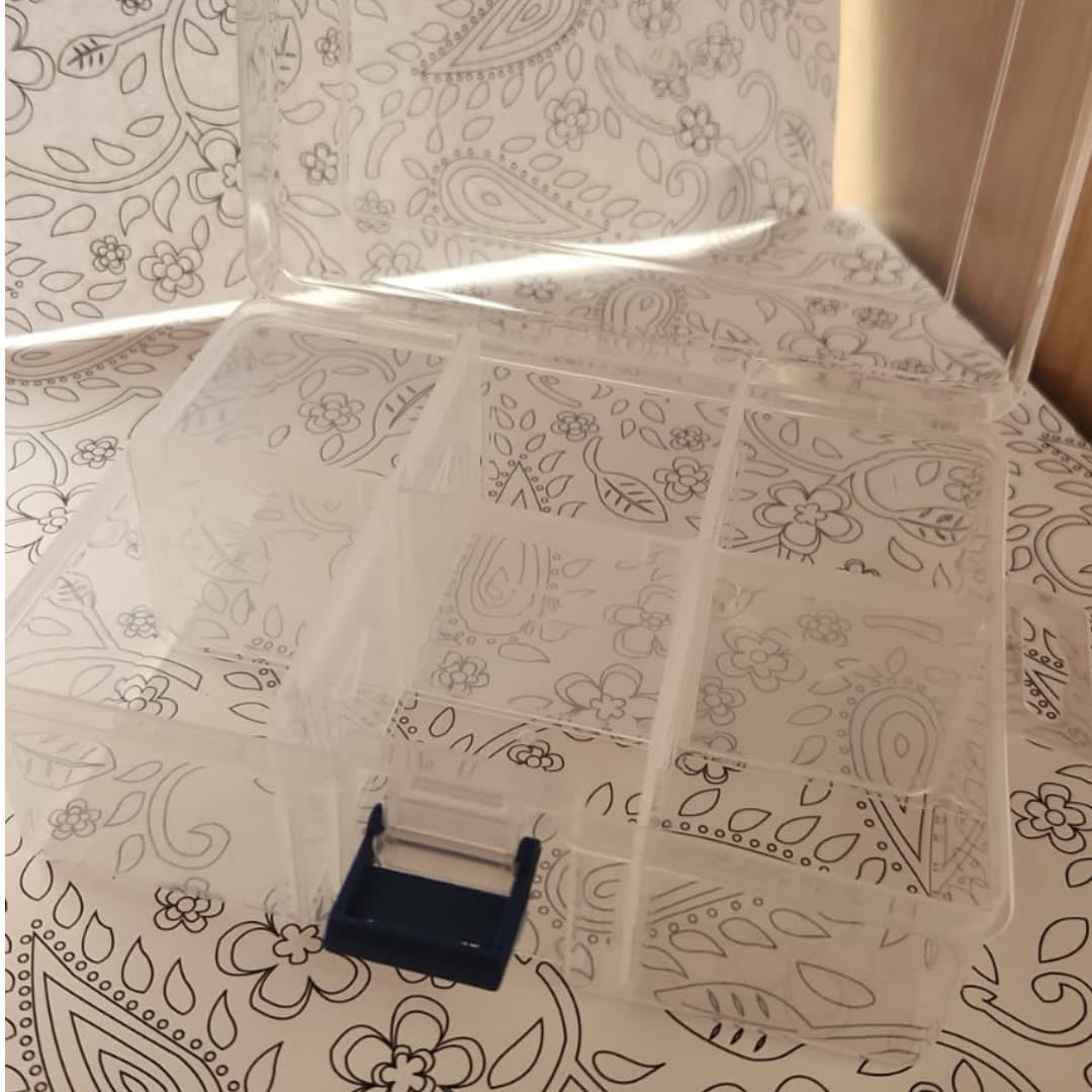 Envase plastico 5.5x15.5x12cm 6 compartimientos removibles2